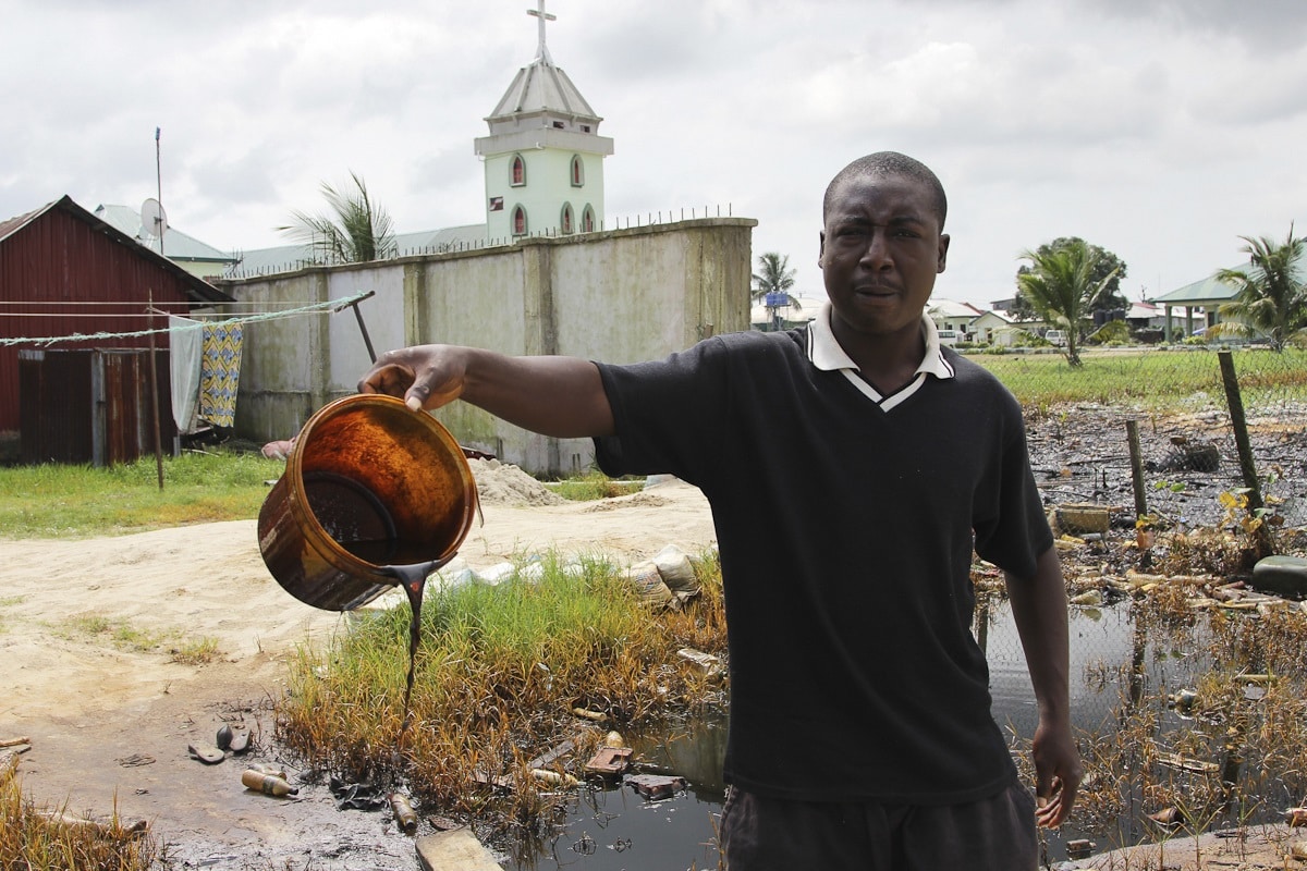 Two Nigerian communities drags Shell to court Over Oil spillage